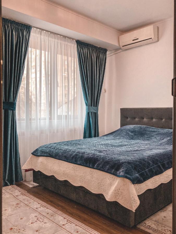Appartamento Calea Crangasi Bucarest Esterno foto